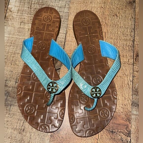 Tory Burch Blue Patent THORA Gold Logo Flip Flop Sandal US 7 M - Picture 3 of 14